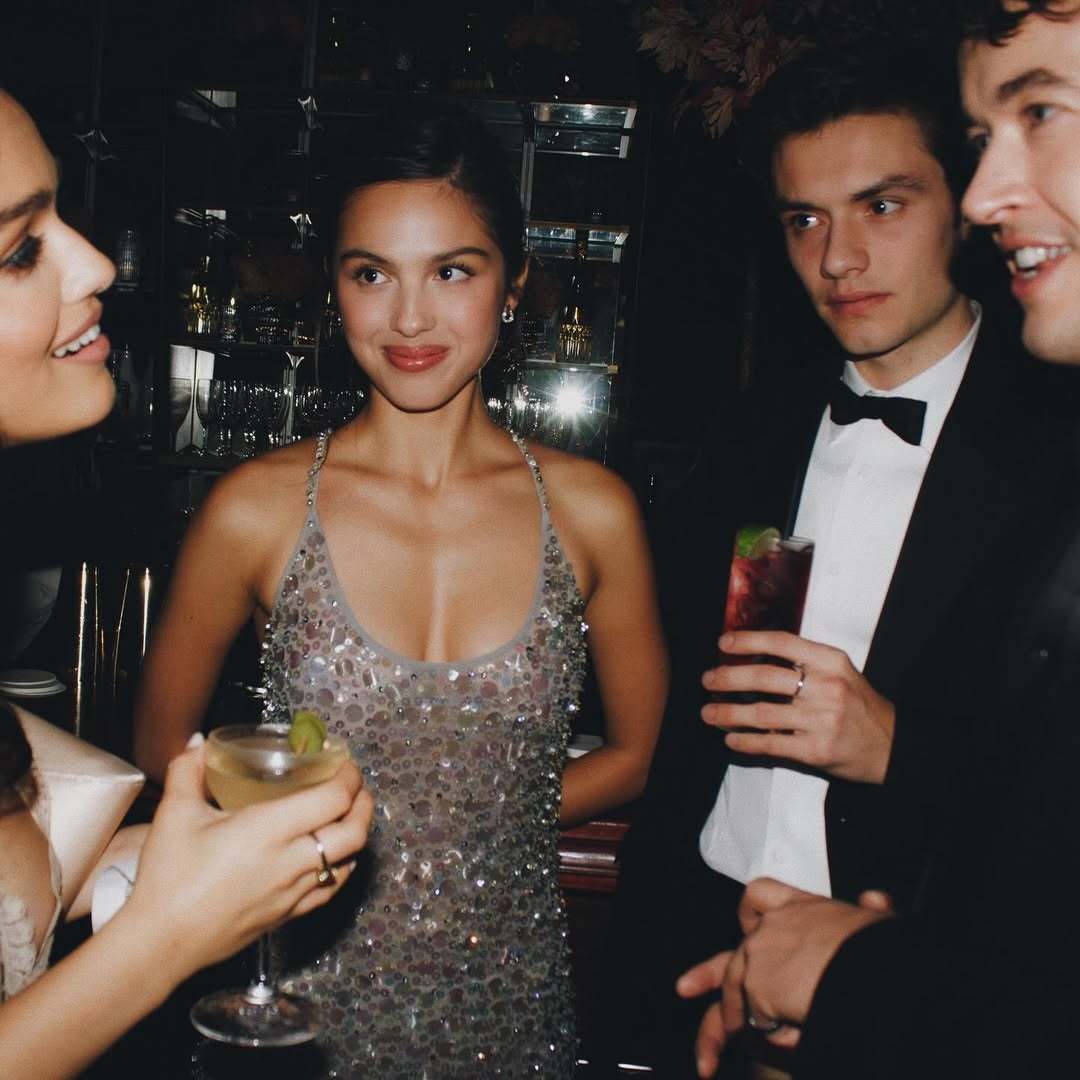 一张出自本月的奥斯卡电影博物馆晚会四人同框照大火：娅娅Olivia Rodrig