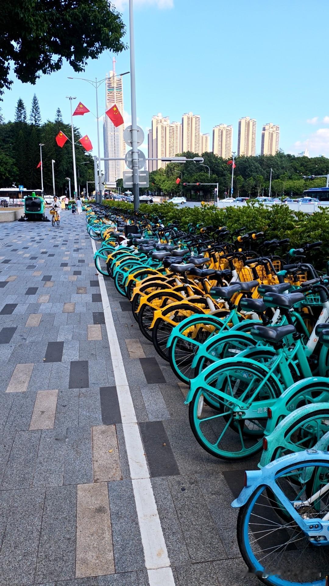 特朗普打劫了委内瑞拉还绑票委内瑞拉总统。结果委内瑞拉屁都不敢大声放一个。老特尝到