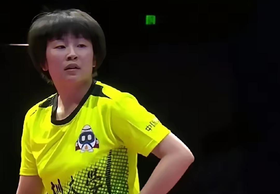 日本女乒的削球手桥本帆乃香就是一面照妖镜，让近期被捧成天才少女的覃宇萱现了原形，