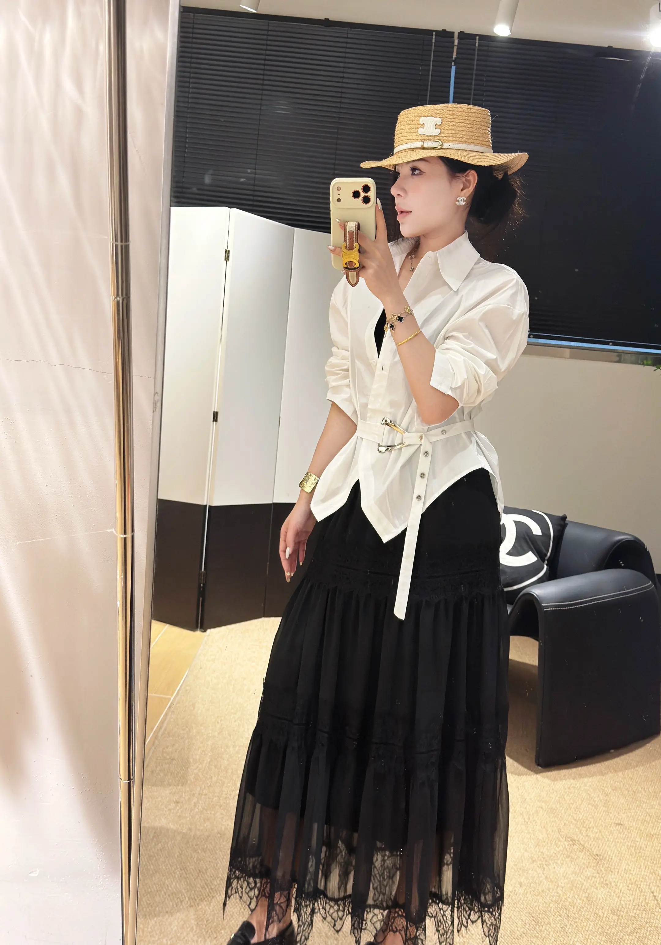 从今天开始～以后都9点半左右播😄 太多太多太多新品了～ 今年第一场 ...