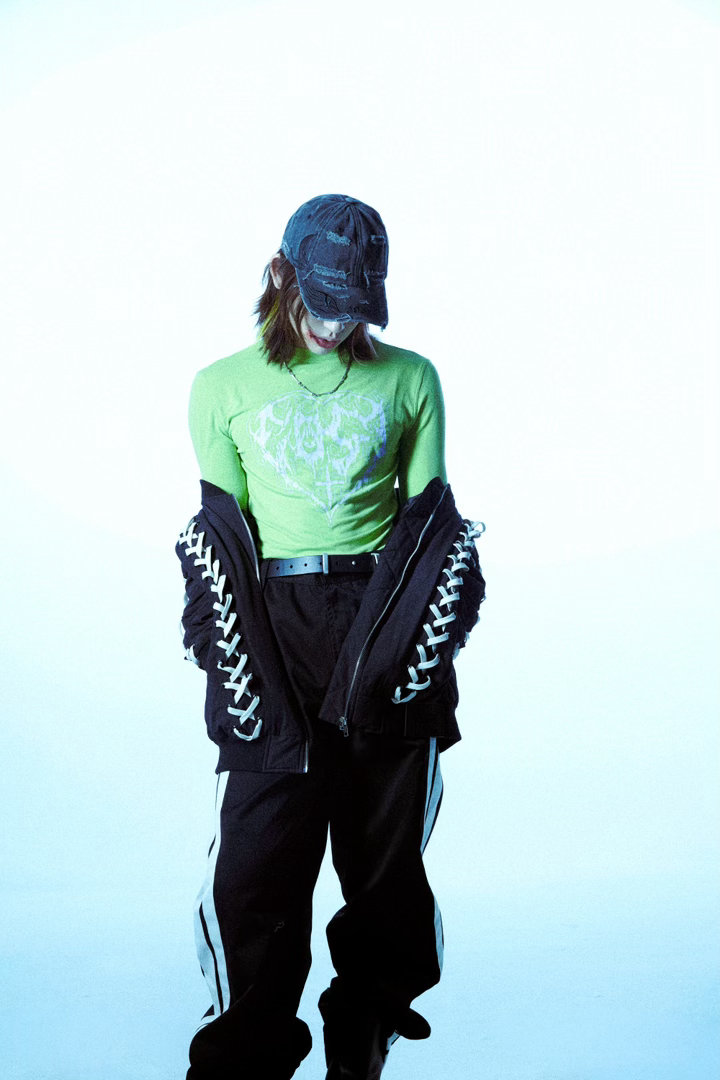 王琳凯手控福利王琳凯直播嗦鸡爪谁能拒绝嗦鸡爪的王琳凯！边吃边分享手控福利，rap