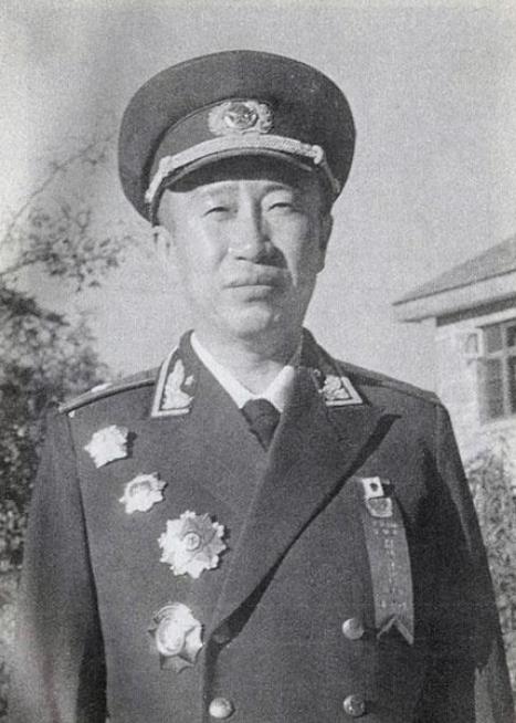1983年，解方少将不幸患上了食道癌，一位部下的遗孀得知这件事时，坚持要来探望，