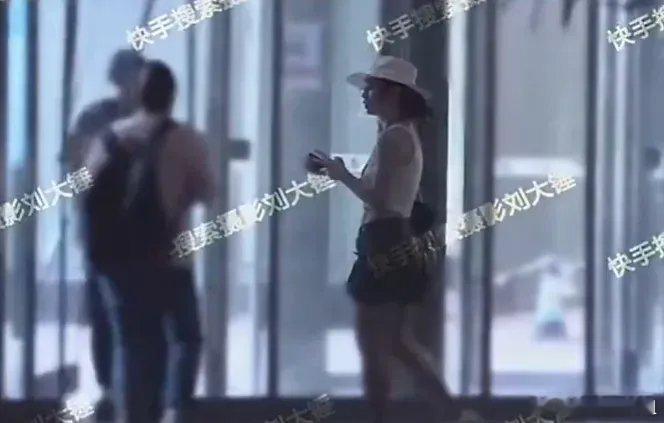 #李梦承认恋情#李梦恋情被拍到她也立马回应了，说她会幸福的，李梦还说她会好好演戏