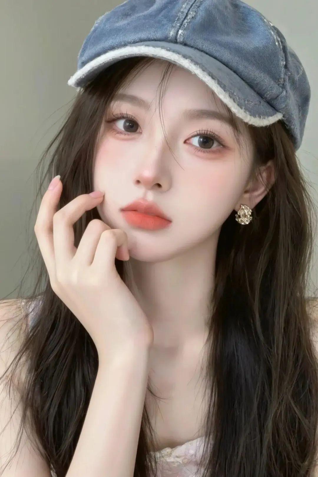 复古牛仔帽，甜美少女风，精致耳饰，元气满满！