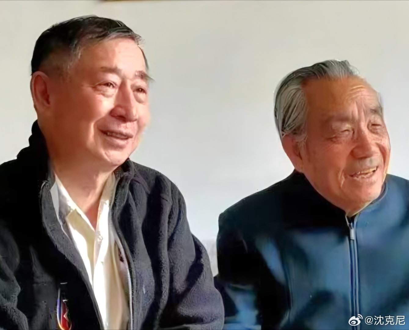 我们去宁夏中卫专程拜望原宁夏博物馆馆长周兴华先生，蒙先生赠书，并当面请教中卫南长