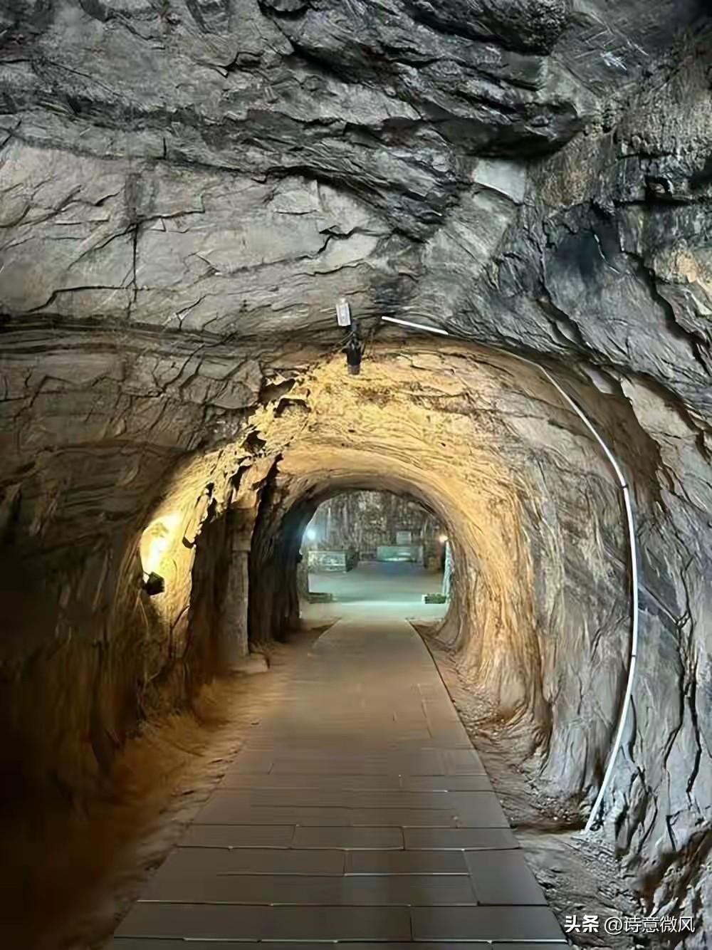 57年前部队炸山，发现了尘封山体中的千年宫殿，出土文物惊动中央
 
1968年5