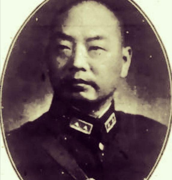 郝鹏举因多次投靠蒋介石与日本，加入解放军后设下鸿门宴，差点害死陈毅将军！
194