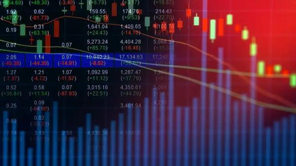 近日，一部短剧中5岁小演员替父亲操控股票、瞬间“赚20亿元”的情节引发广泛争议，