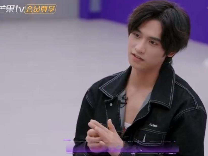 声鸣远扬训练室这才是真的玩音乐享受音乐，而不是为了比赛而比赛，专注作品的完整性改