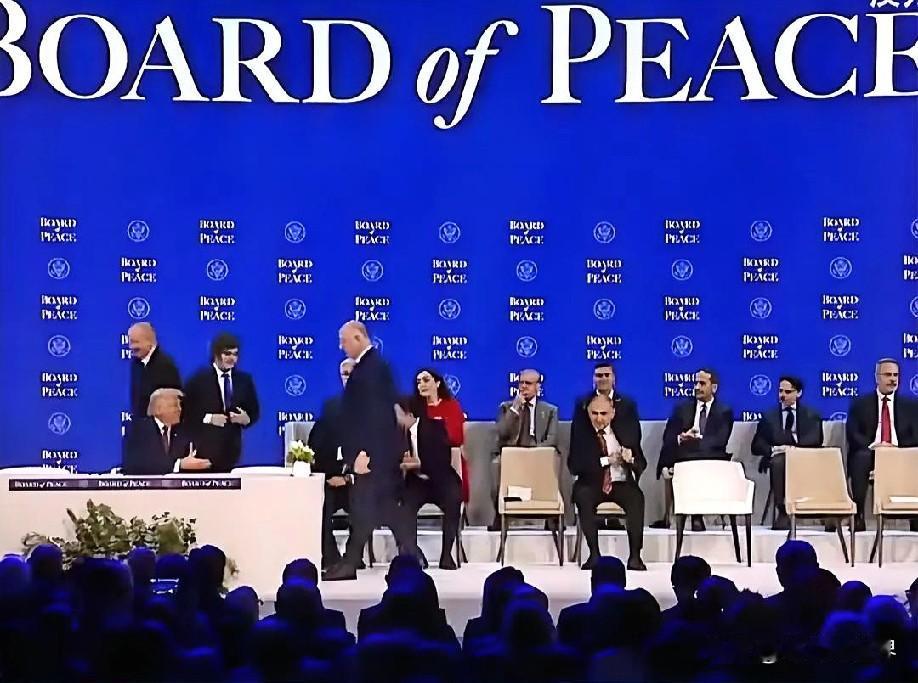 1月23日上午的最新消息，速报，全都不容错过，第六条：19国达沃斯签署美国主导的