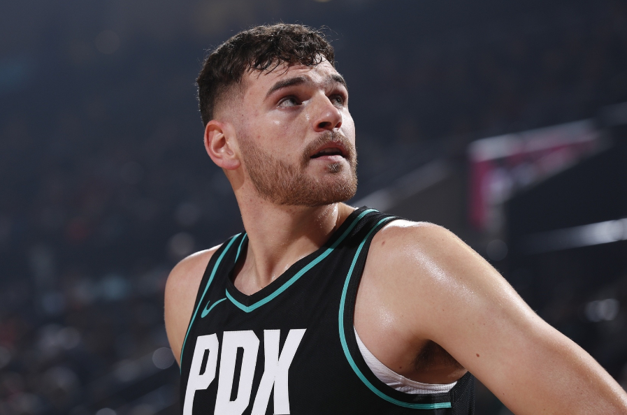 媒体人：开拓者大残阵客场反杀勇士 他们把勇士的篮板球抢爆了！ NBA西部NBA杯