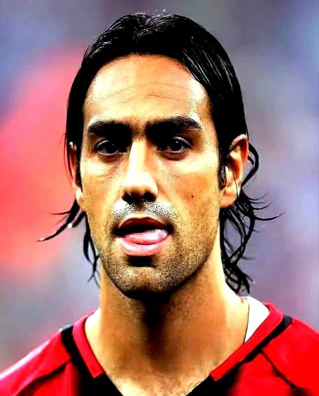 真有人把内斯塔封神，吹成AC米兰队史第二中卫？

我好奇去查了数据，想看看“优雅