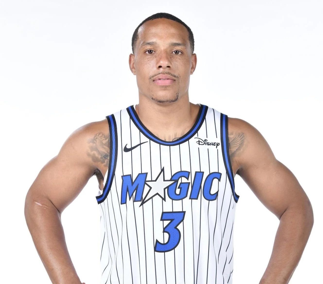 本赛季贝恩在场球队每百回合输6.8分不在场球队每百回合净胜11.9分看来是双输的