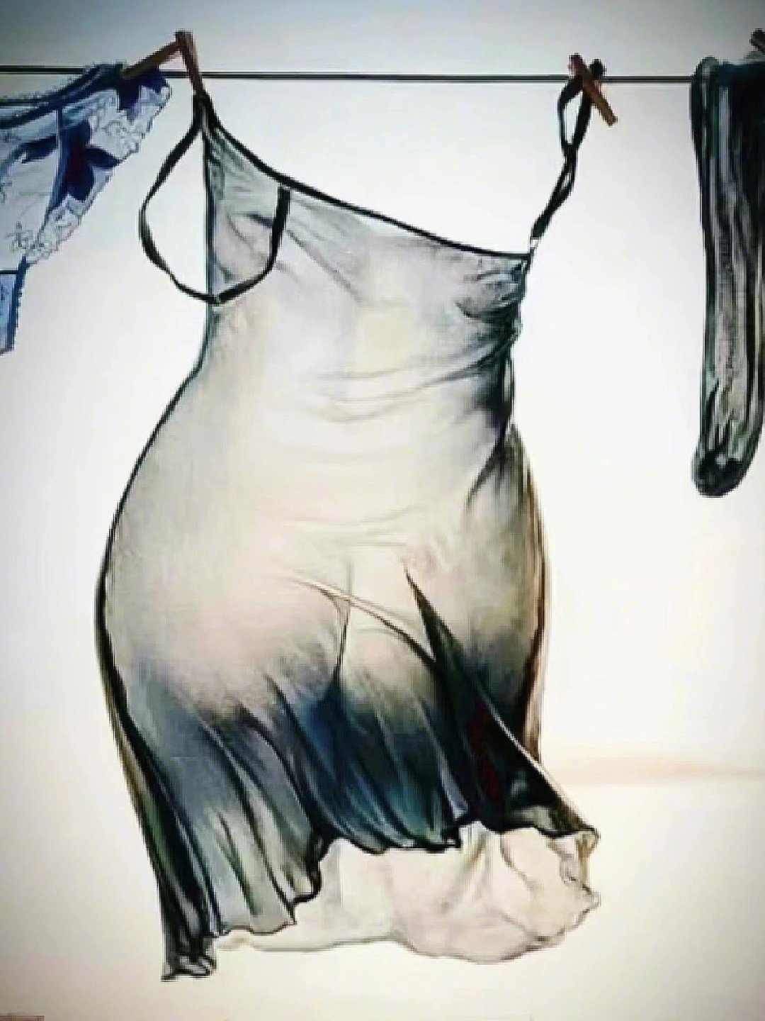 人过中年以后，聪明的女人，宁愿守着无爱的婚姻，也不离婚。因为她们明白了一个道理，