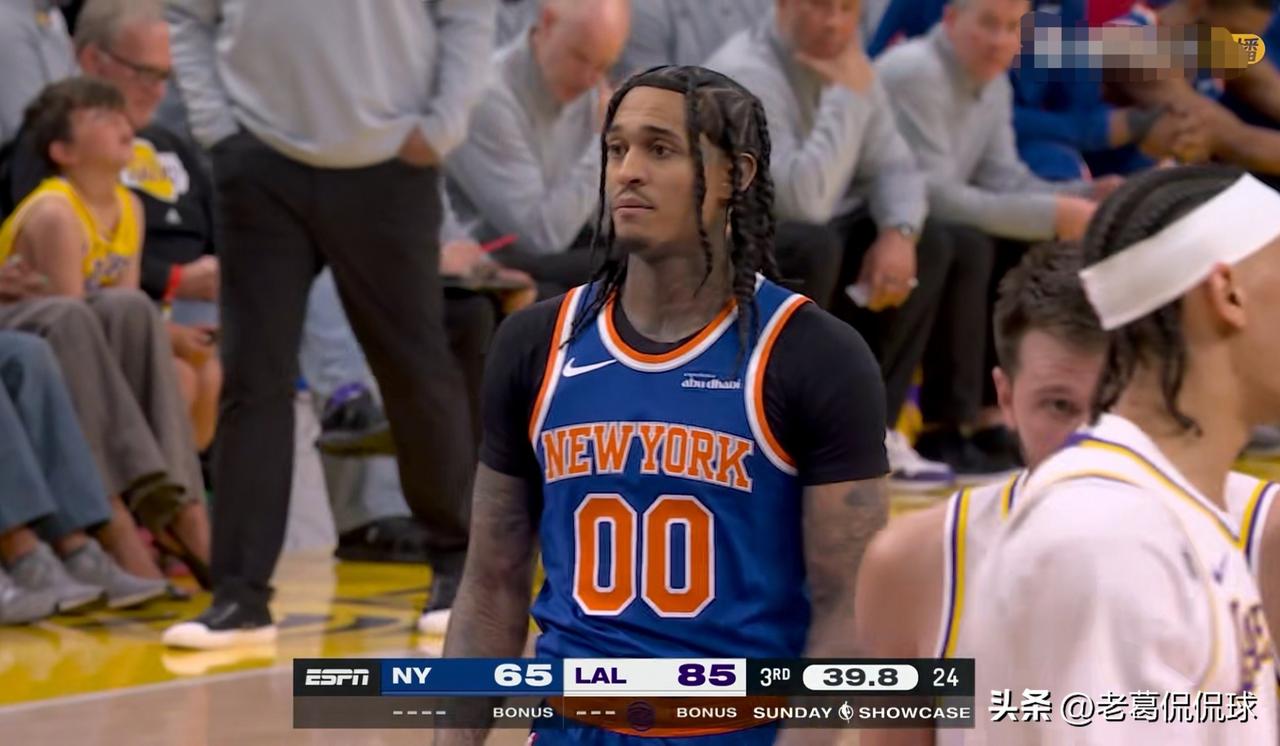 尼克斯大将克拉克森真是把湖人吓出了一身冷汗！虽然今天尼克斯在客场以97：110输