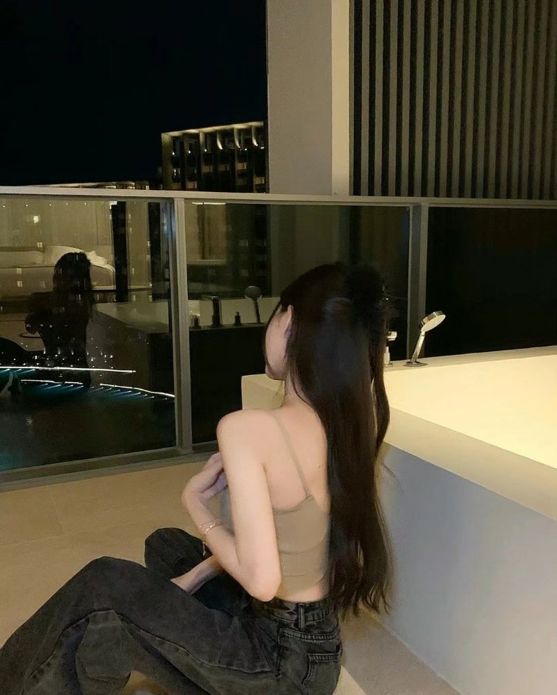 女生最好看的样子不是18岁的稚嫩 不是30岁的成熟 而是任何年龄 都充满自信的样