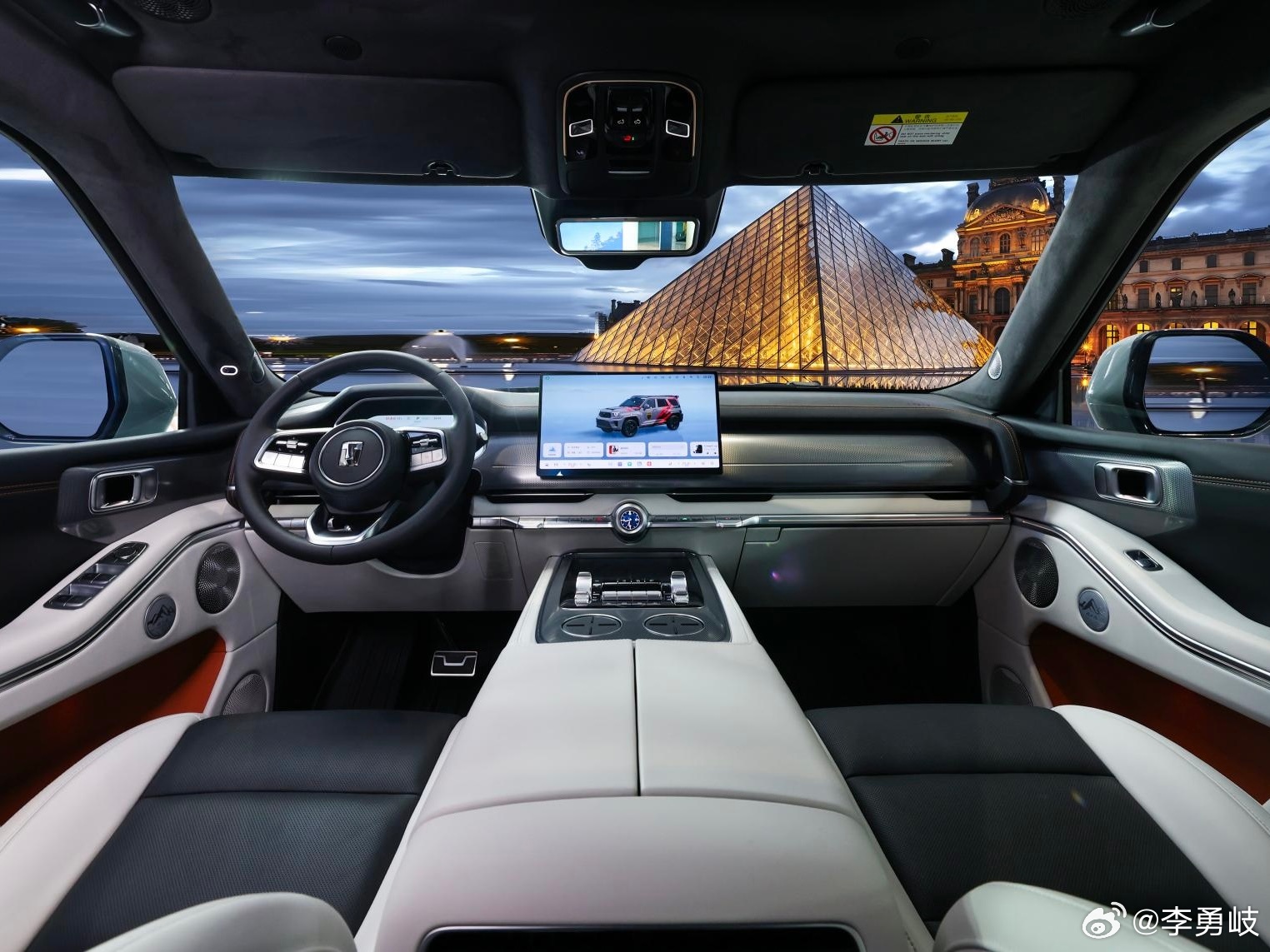 全新坦克700正式开启预售官方预售价43.80-51.80万元！新车定位全域豪华