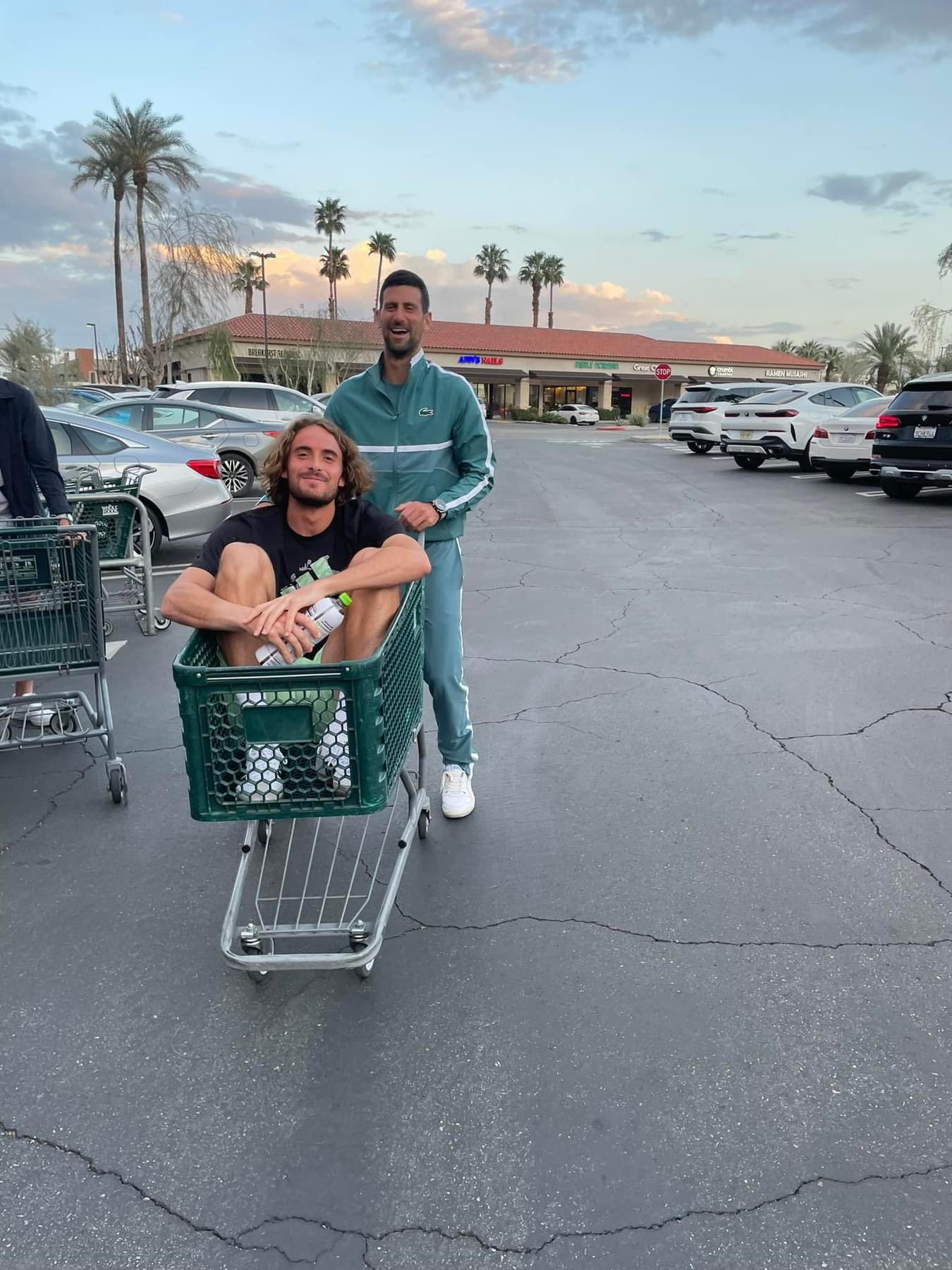 网坛风云 老德/西西帕斯战胜3号种子IW大师赛男双，持外卡参赛的德约科维奇/西西