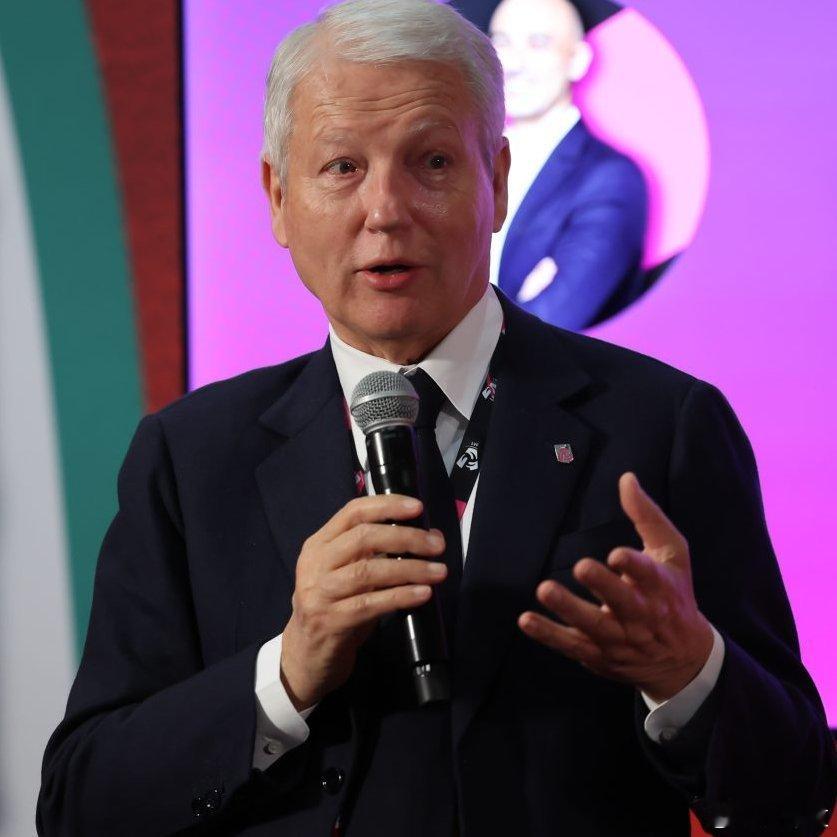 国际排坛动态意大利女排联赛主席毛罗·法布里斯已宣布，他将于今年卸任。法布里斯已担