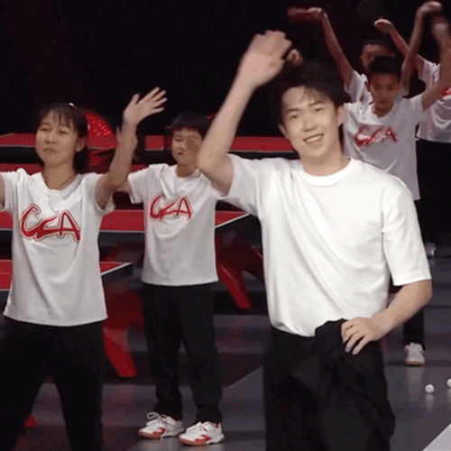 梅赛德斯-奔驰品牌新锐大使王楚钦 来啦👋🏻 ​​​