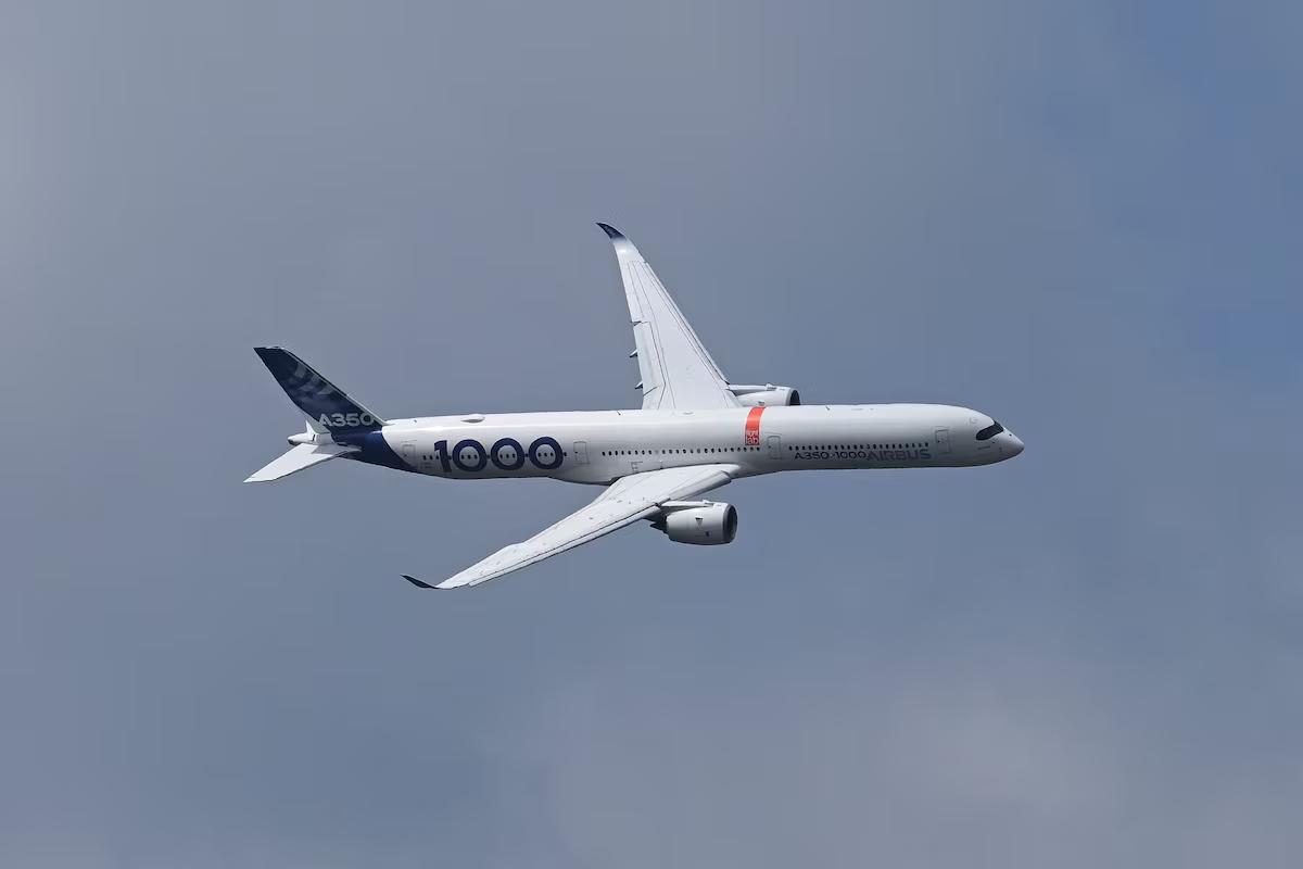7月28日，空客一架A350-1000ULR测试机从澳大利亚墨尔本起飞，一路向东