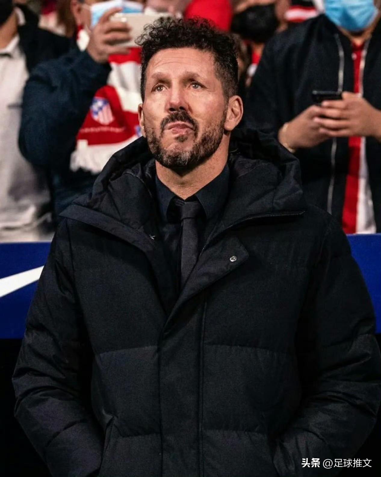 马卡报：西蒙尼将用5-4-1对阵巴萨。

国王杯首回合巴萨0：4告负，次回合再战