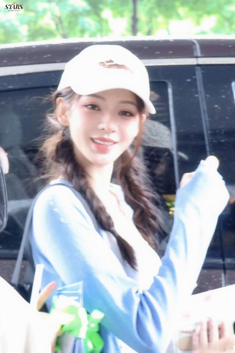 #张予曦青春女大小说具象化# 被张予曦参加我的主场路透美到了！！棒球帽+双鱼骨辫