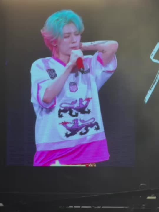 小鹿你今天美的太超过了吧…cr.一颗甜贝贝