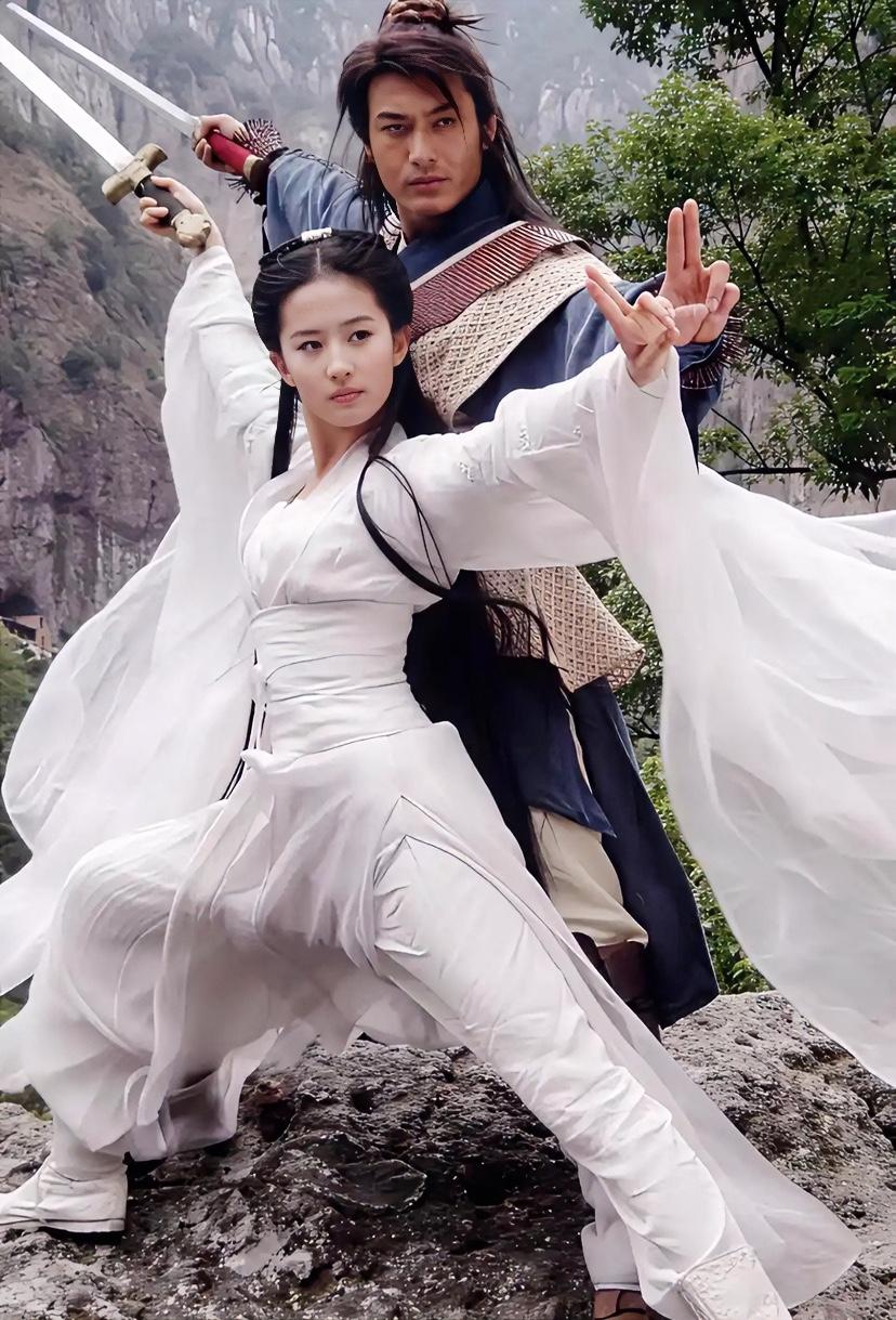 也不是因为黄晓明资本不够，而是都多少年了，在水里捞了一把刘亦菲，还动不动拿出来说