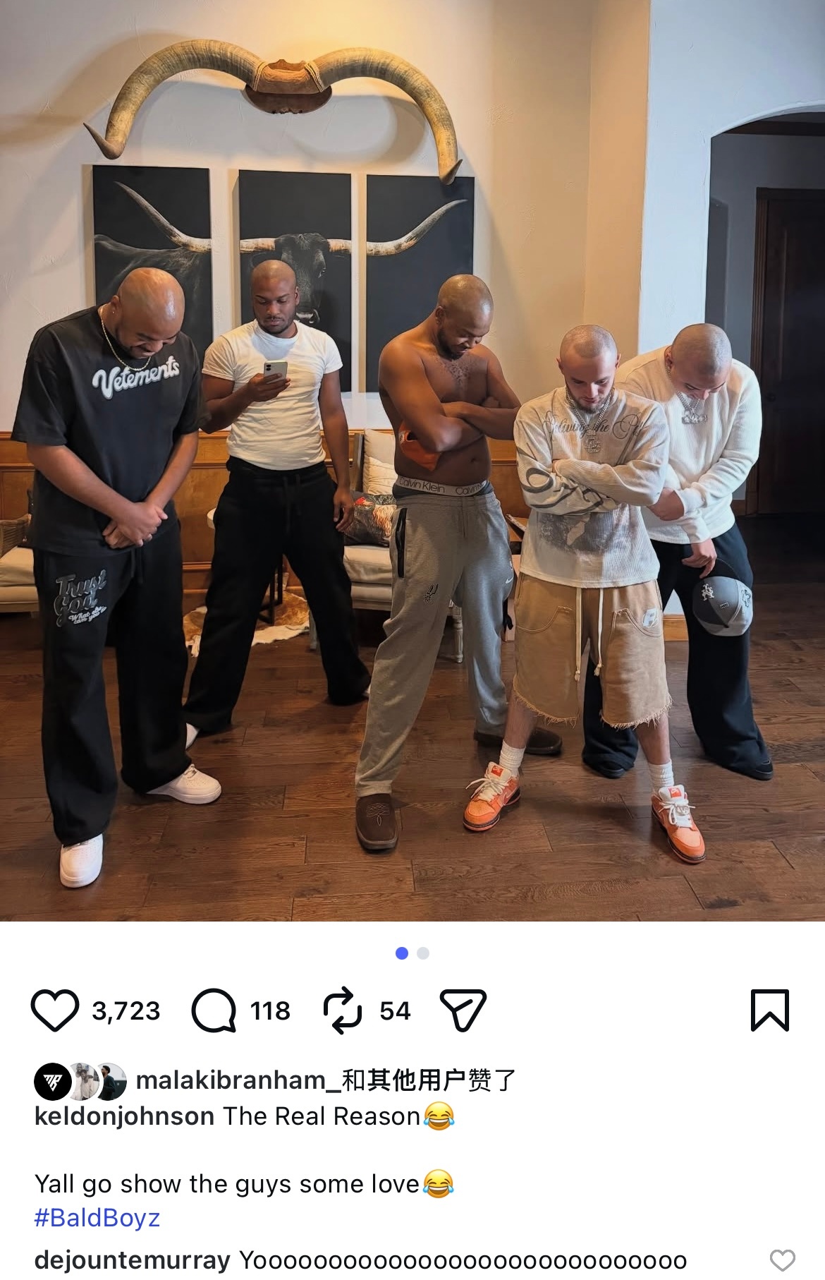 凯尔登更新社媒，晒出了好朋友们的光头发型🧑🦲KJ采访中表示想剃光头，就是因为