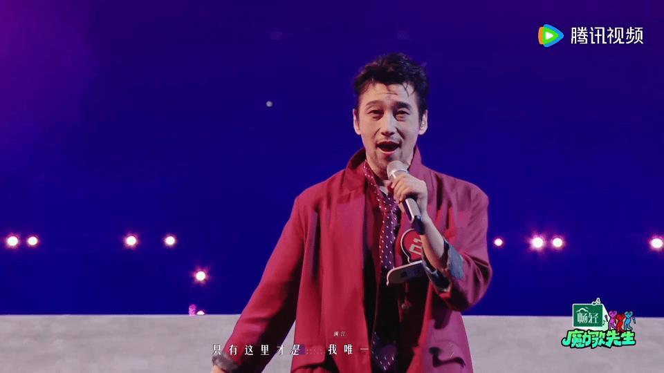 满江出道28年首个唱跳舞台48岁解锁首个唱跳舞台，满江唱功舞功兼具，复古魅力十足