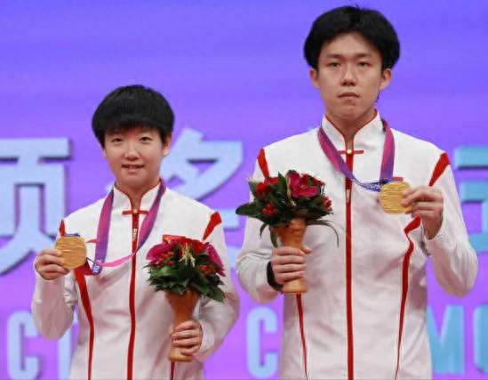 输球不到 12 小时，王楚钦用一场硬仗回应质疑：国乒的脊梁，没弯！