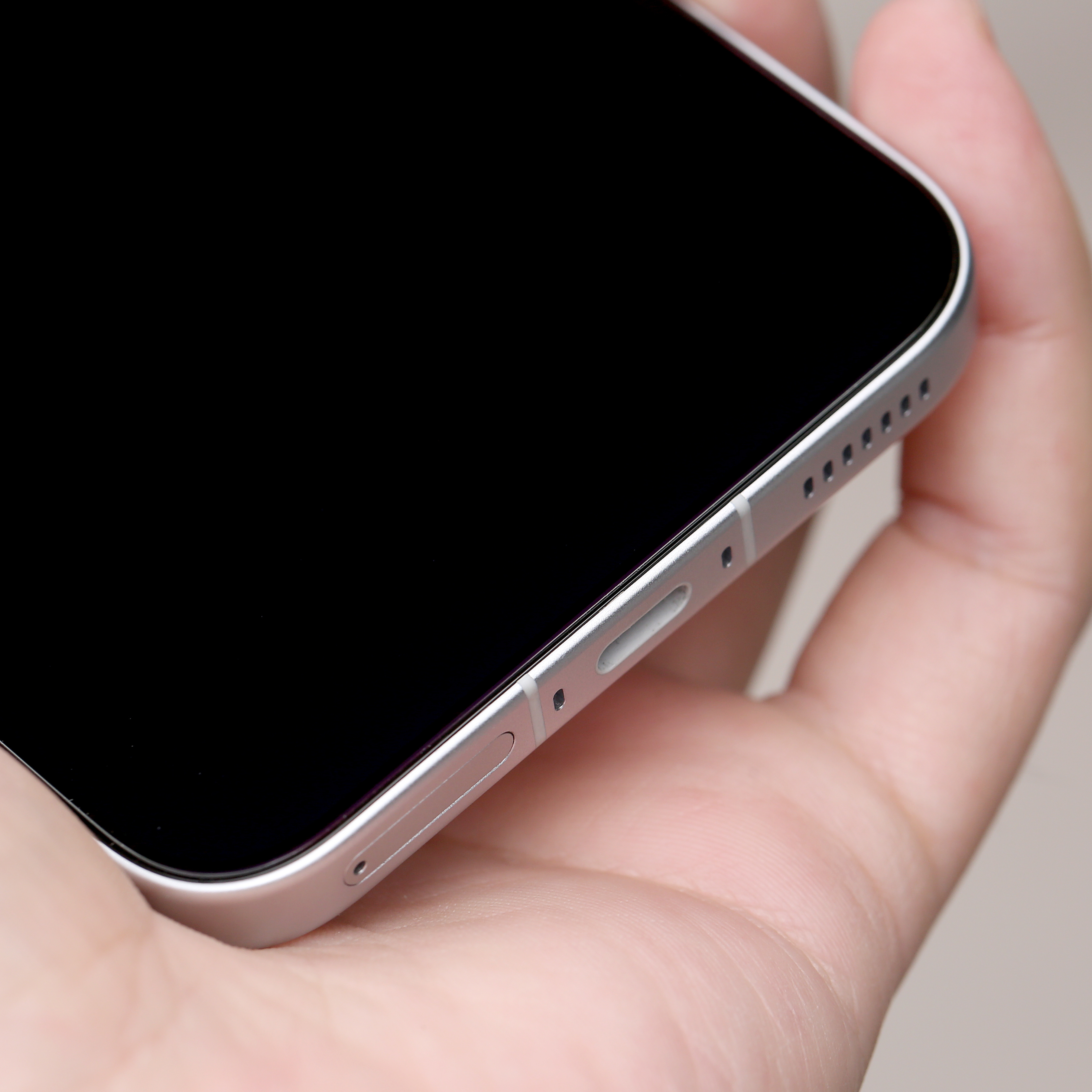 打算入手 iQOO 15 Ultra 的朋友，到时候出厂膜用腻了想换其他贴膜，推