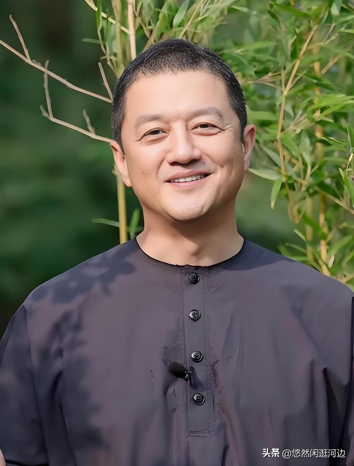 李亚鹏新开的民宿大概率是不会亏的。
原因其实很好理解。
虽然李亚鹏做生意经常会失
