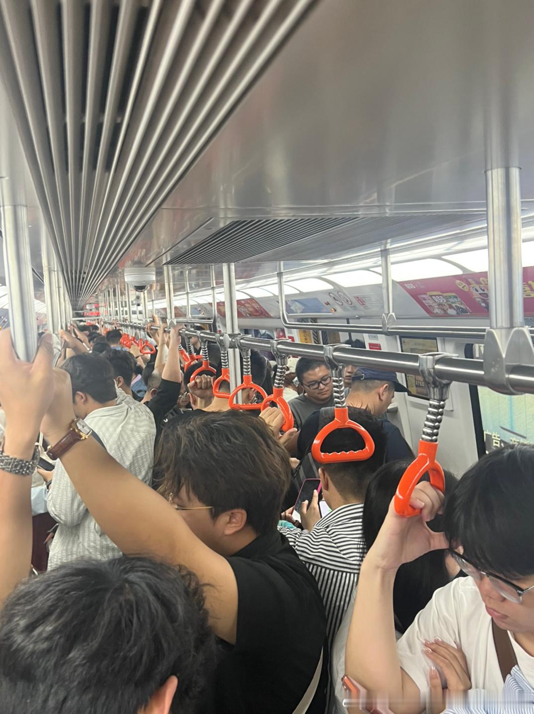 厦门地铁 网友投稿：2026-05-01（周五，晴，五一假期第1天 ），16:2