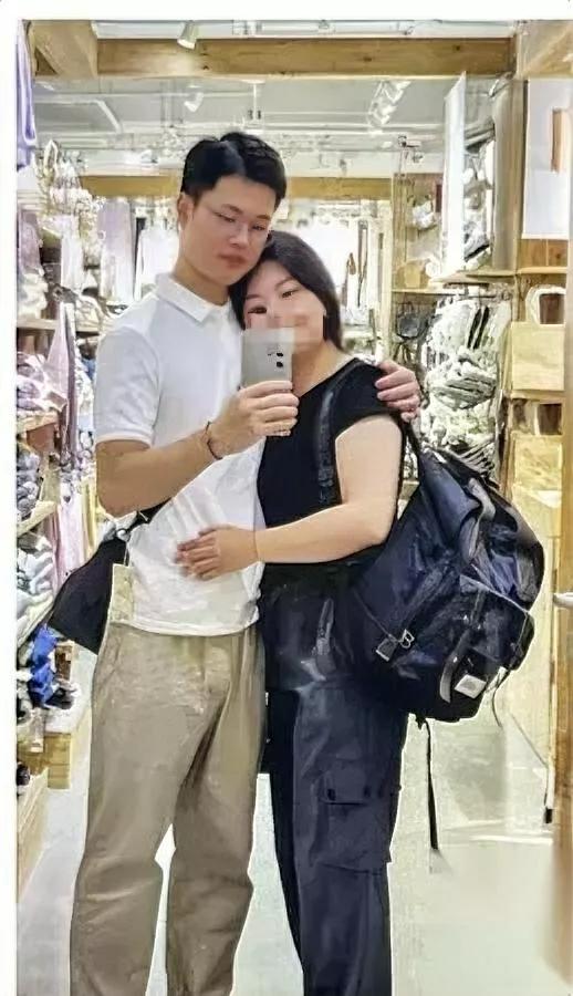 华南理工那瓜，我一口吃不下。

丑人先偷腥？别急着骂。

真相扎心：颜值越低，越