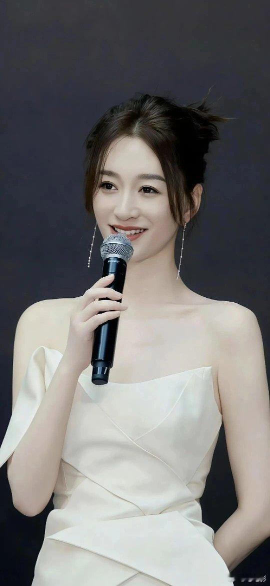 王濛教李小冉普通disco王濛李小冉共创普通disco变身趣味健身操，跟着两位姐