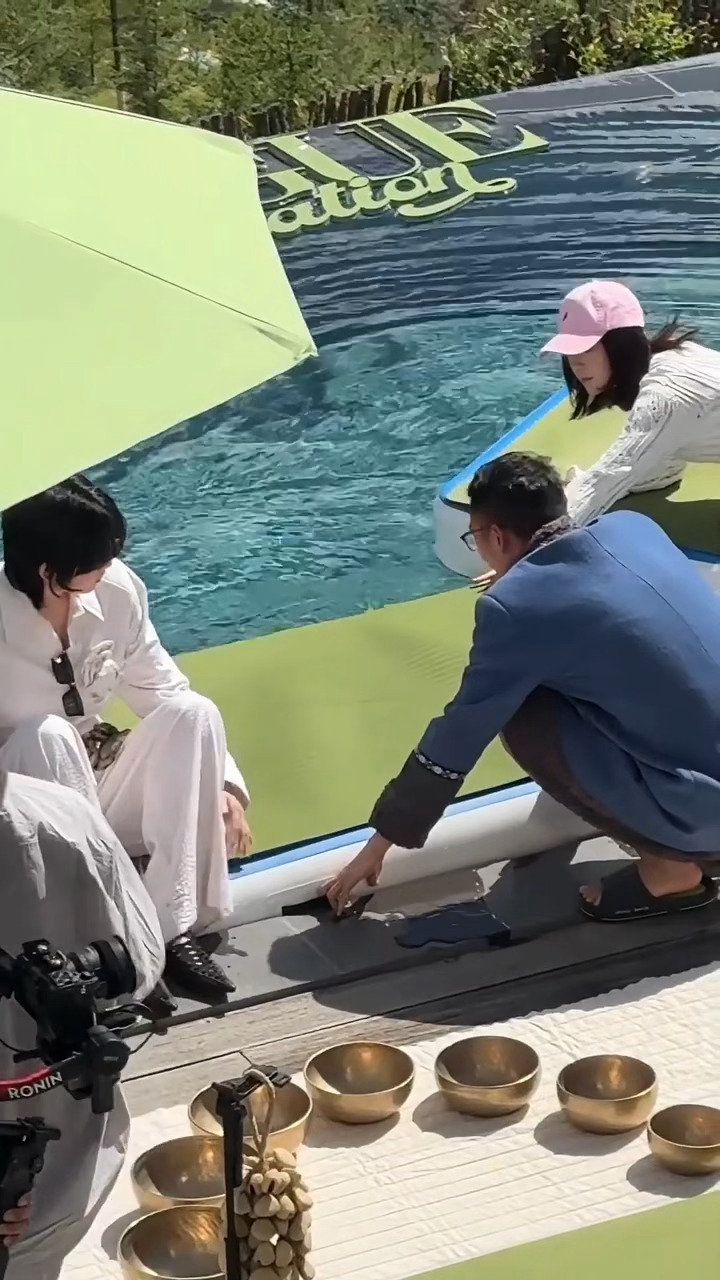 麦儿麦儿热心小麦🪽赵今麦一直在帮着陆柯燃扶着浮垫🥺赵今麦帮陆柯燃扶浮垫