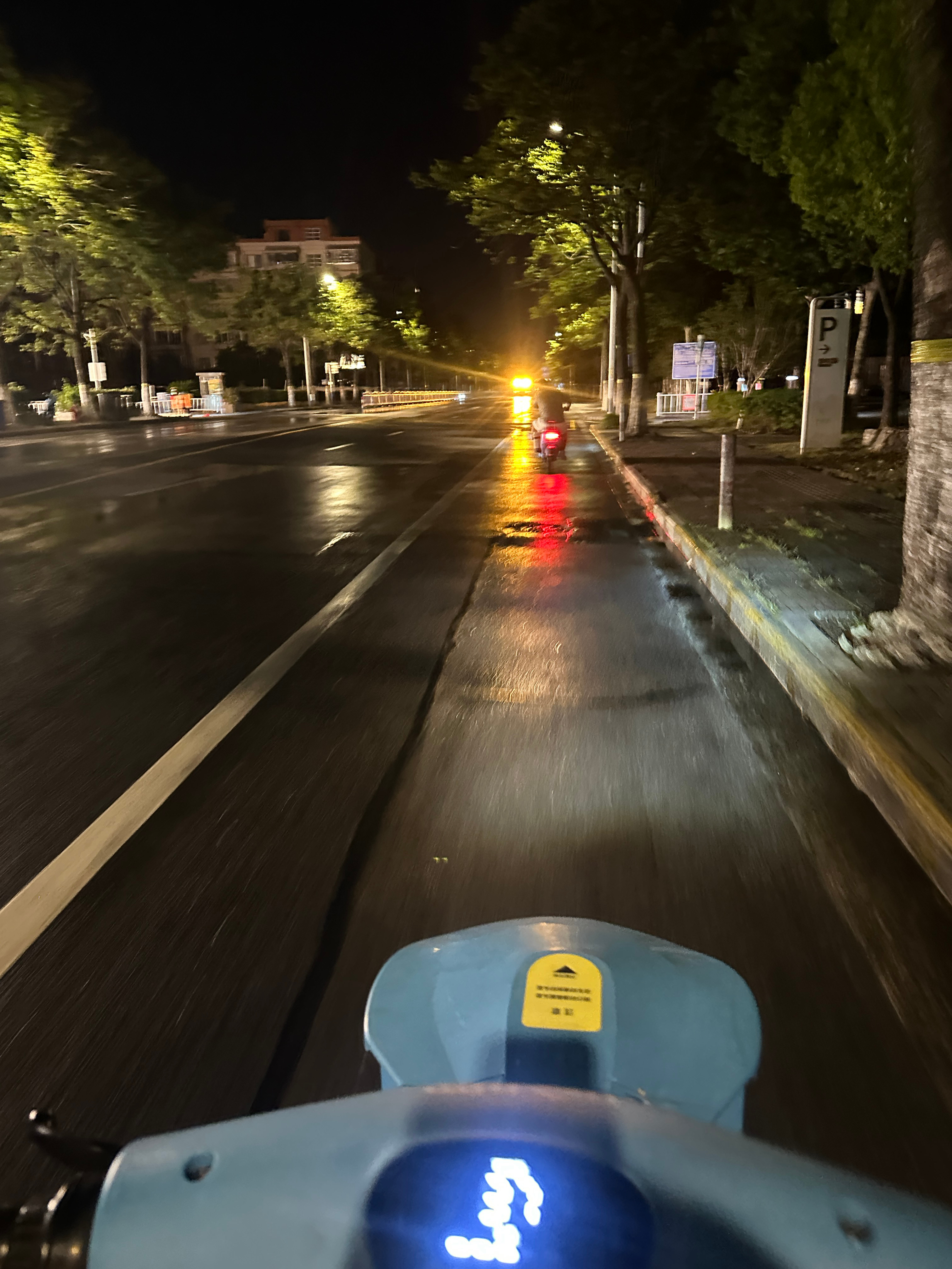 你问我 喝到凌晨两点在想什么 回答是：none 