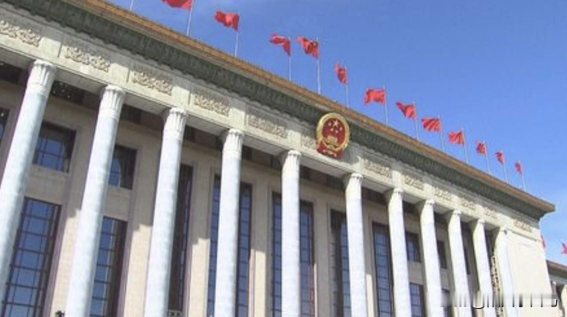 全国人大常委会第十九次会议12月27日上午表决通过，召开十四届全国人大四次会议的