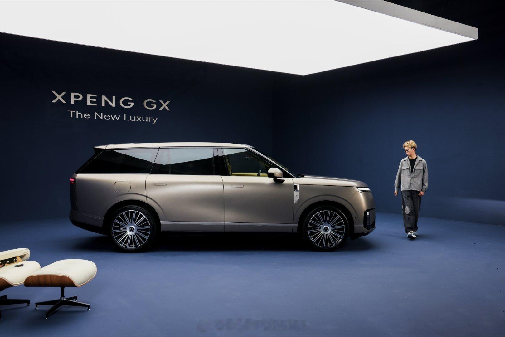 车挺大的，小装一把新科技旗舰小鹏GX来了