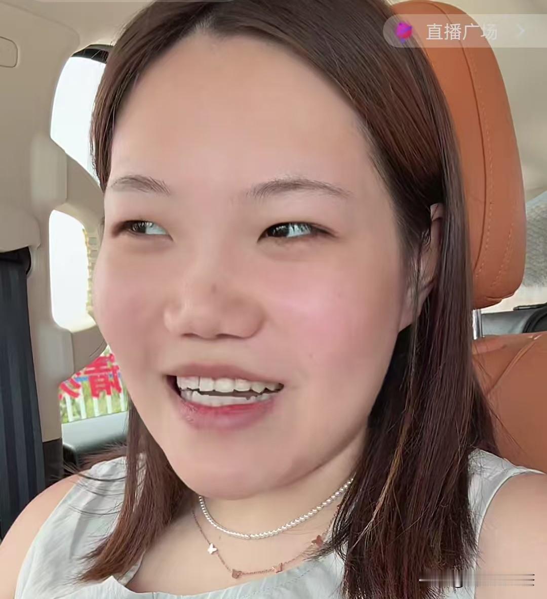 小妍又出来直播捶都是洞了。
        具体缘由小妍说是都是洞惹的她，好多网