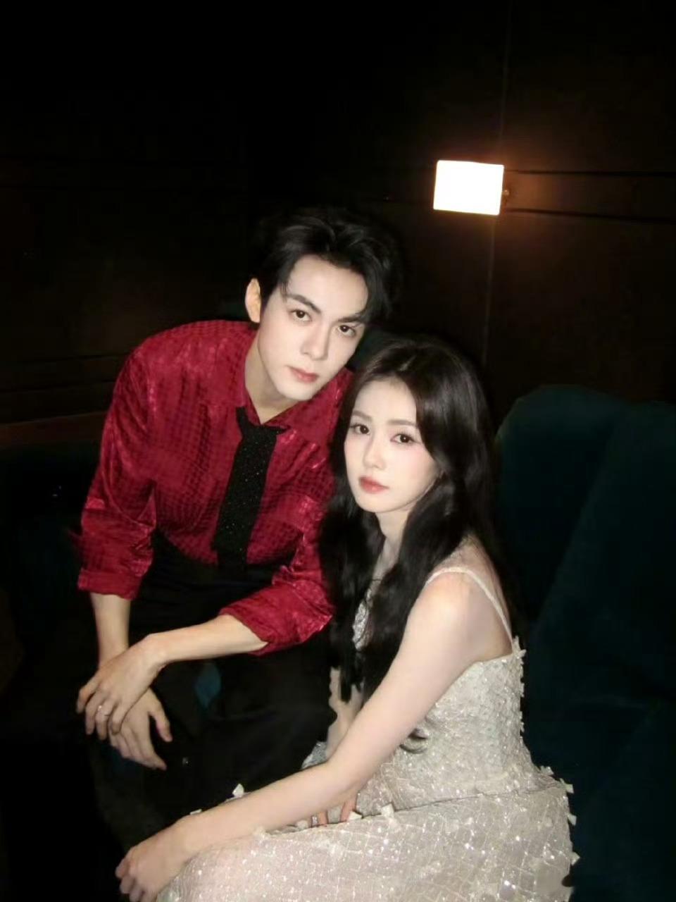 曾舜晞两天云包场2500场曾舜晞太够意思了，两天给两部新剧云包场2500场，待人