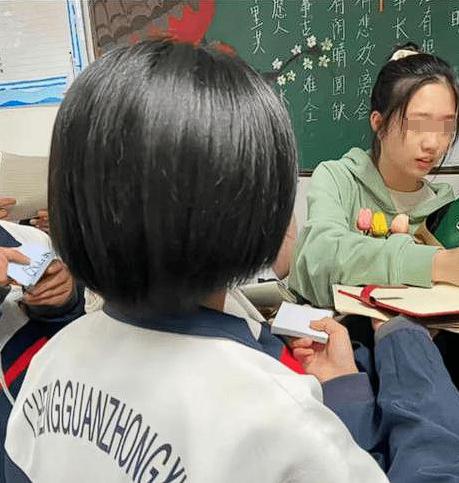 “必须严惩！”广东深圳，一校霸女生纠集多名同伙，向另一名女生索要1000元，不给