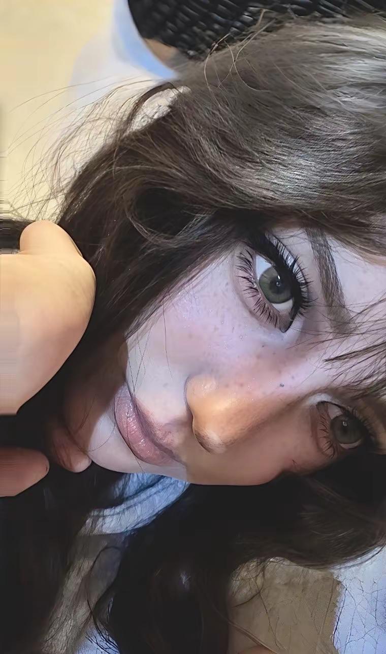 说我装货的人 你太识货了wami狐闪闪 我长的一般但我女朋友绝了