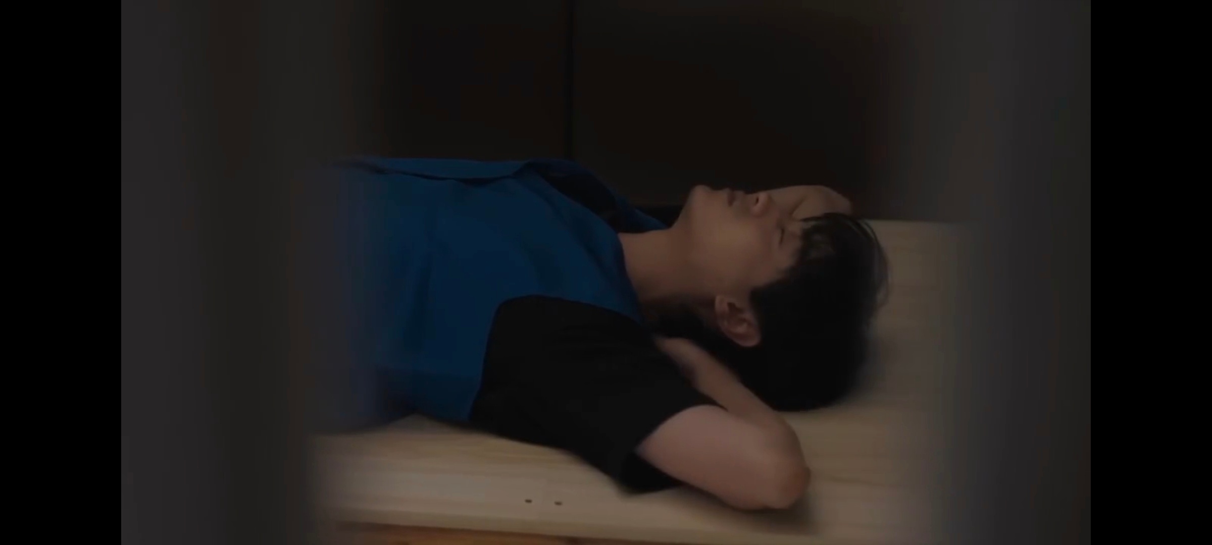 拉了一下剧情22集果然进监狱了 ​​​