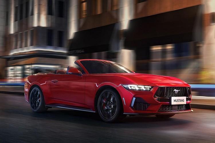 近日，福特官方透露，全新福特Mustang将于6月21日上市，作为换代车型，此次