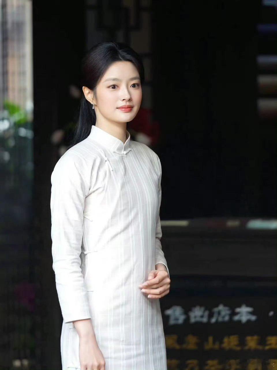 徐若晗逃不掉根本逃不掉徐若晗就是这个掌中之物味谁被叶平君戳中！《玉簟秋》里徐若晗