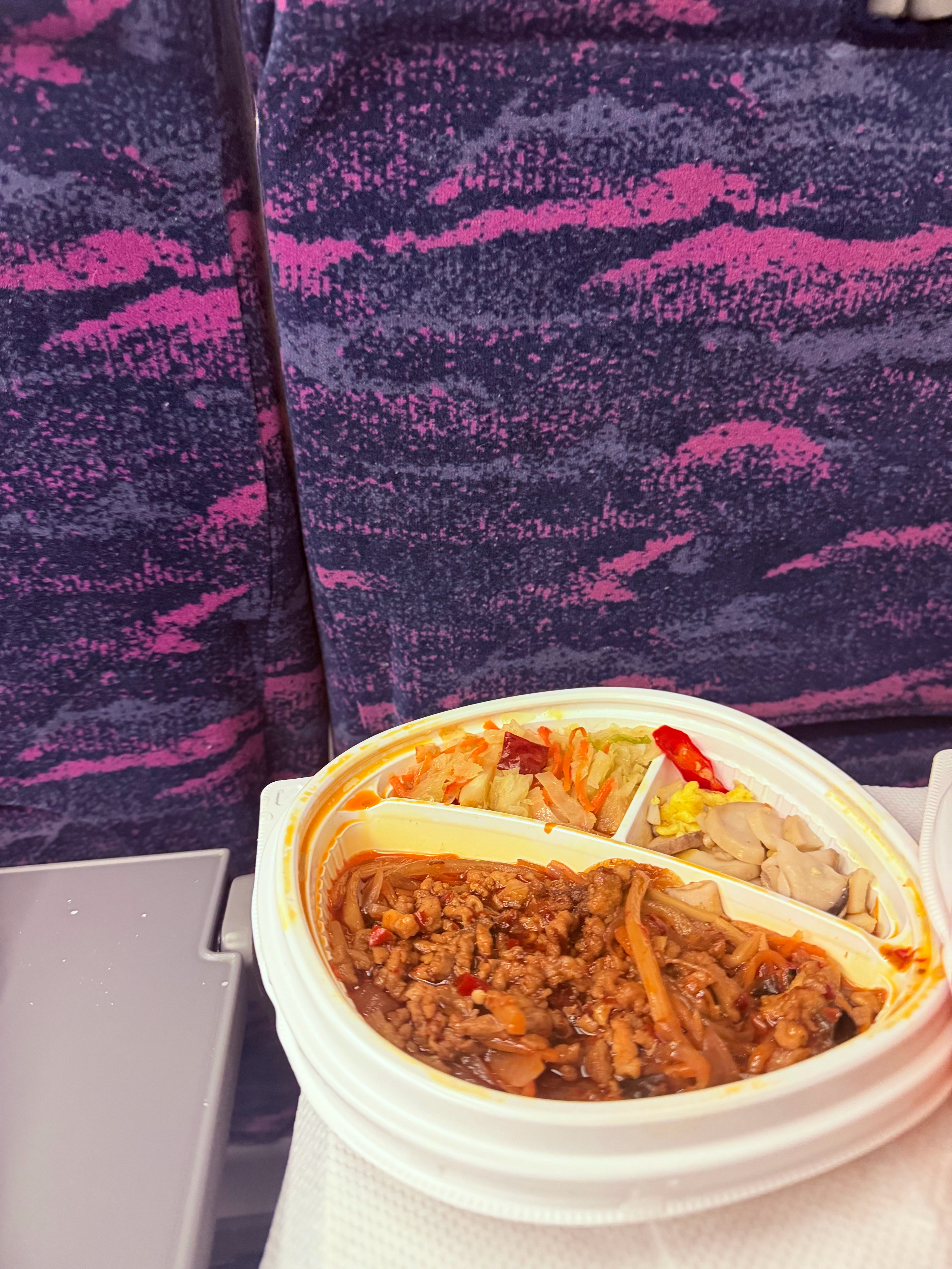 已经饿到……高铁上的饭都觉得巨香无比 