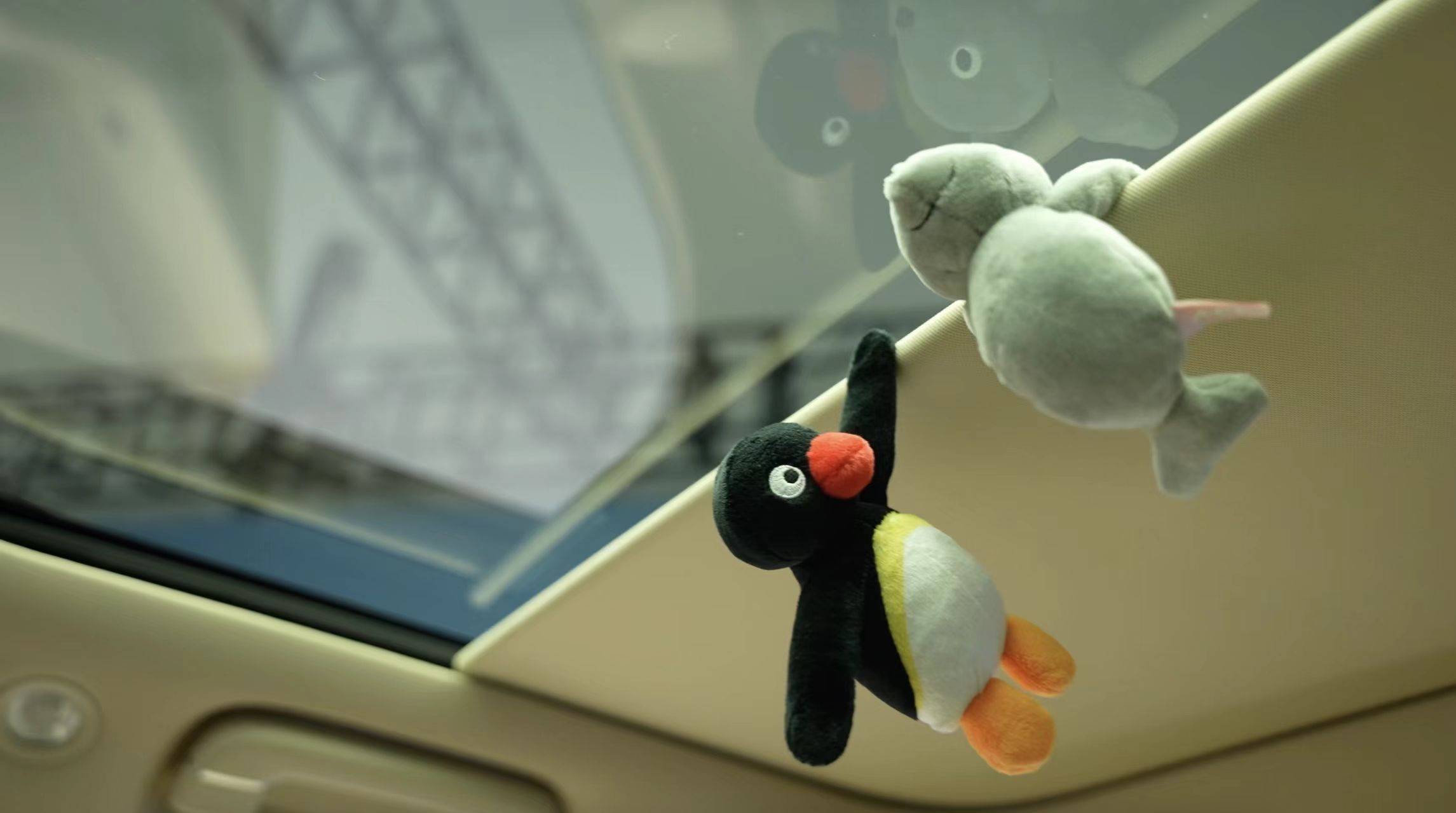 问界M6搭载可DIY副驾灵感橱窗真的好爱这个副驾橱窗，想摆啥摆啥，我的车我做主✨